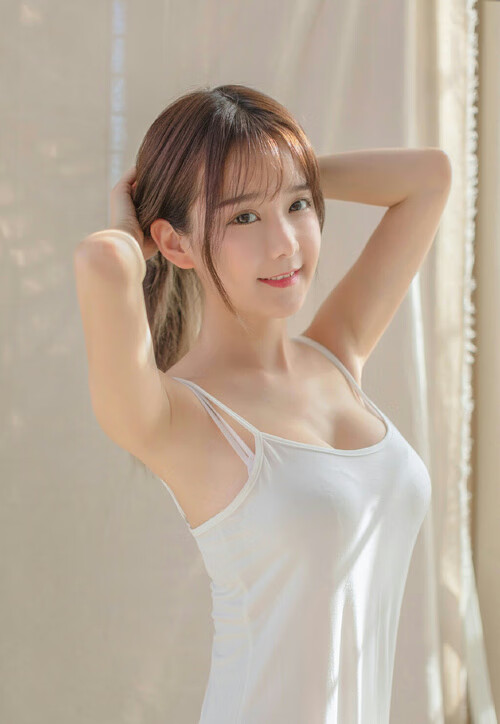 蓝色风暴席卷球场!鹈鹕连续得分压制广东,乔治表现诠释篮球美学